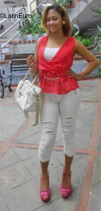 Date this delightful Dominican Republic girl Carolin reyes from Santo Domingo DO32468