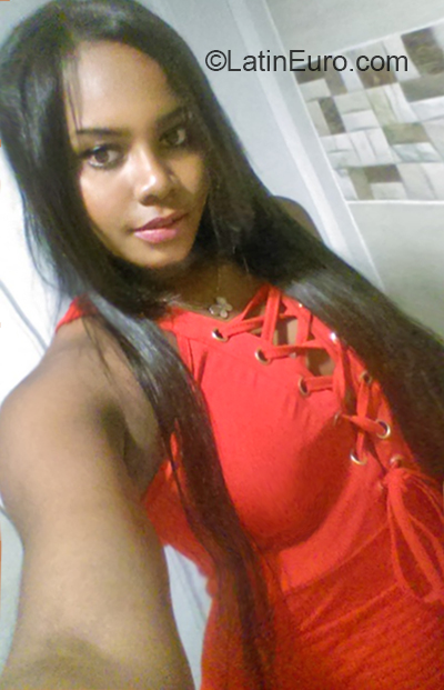 Date this lovely Dominican Republic girl Katherine from Santo Domingo DO40673