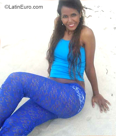 Date this exotic Dominican Republic girl Gesi from Puerto Plata DO32488