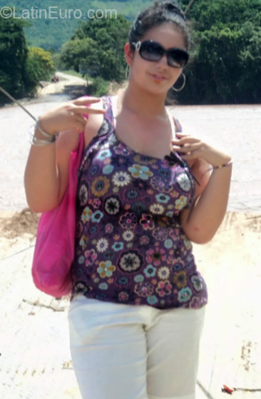 Date this attractive Peru girl Anghela from Chiclayo PE1285