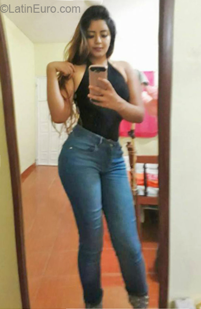 Date this good-looking Mexico girl Raquel from Tuxtla MX1587