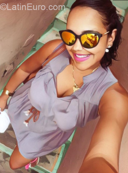 Date this tall Dominican Republic girl Erika from Santo Domingo DO32522