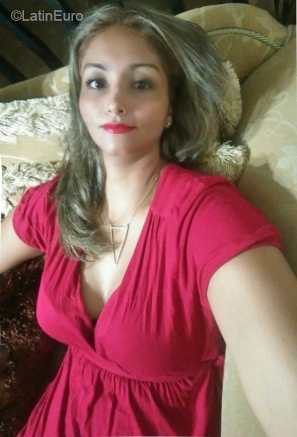 Date this foxy Colombia girl Diana from Cartagena CO23929