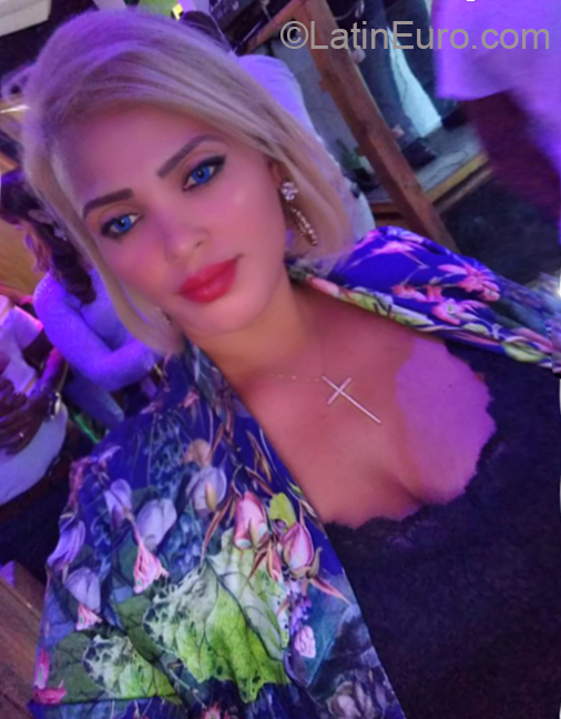 Date this voluptuous Dominican Republic girl Celeste from San Cristobal DO32553