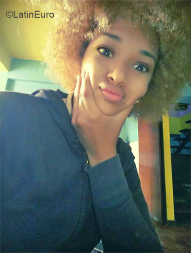 Date this hard body Venezuela girl Kelanyer from Caracas VE1666