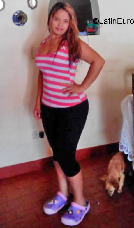 Date this delightful Colombia girl Luz from Cali CO23962