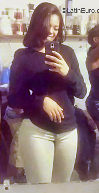 Date this gorgeous Dominican Republic girl Nicaury from Santo Domingo DO32743