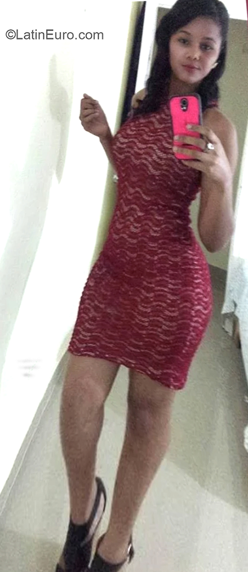 Date this good-looking Dominican Republic girl Rosalba from Santo Domingo DO34248