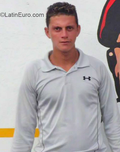 Date this hot Venezuela man Angel from Ciudad Guayana VE1742