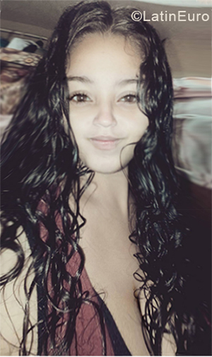 Date this beautiful Venezuela girl Adriana from Catia La Mar VE1763