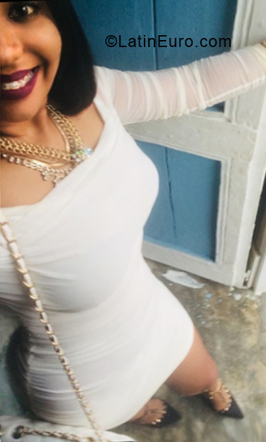 Date this lovely Dominican Republic girl Nicole from Santo Domingo DO32896