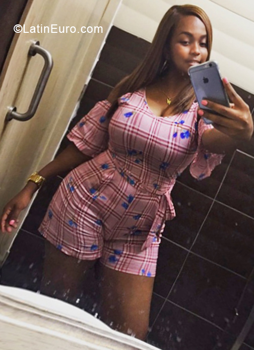 Date this sensual Dominican Republic girl Katherine from Santo Domingo DO32905