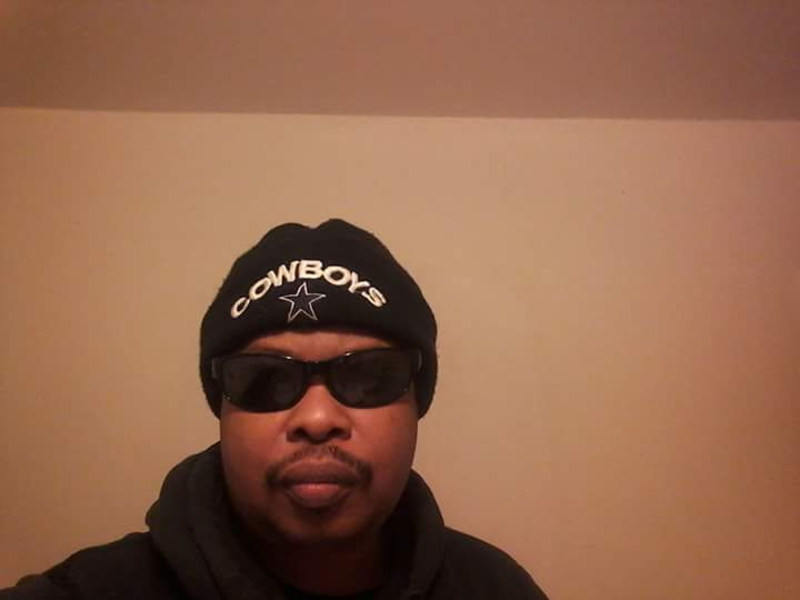 Date this voluptuous United States man Sixx from Woodbridge US19441