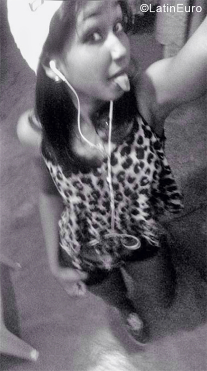 Date this young Dominican Republic girl Liz from Santo Domingo DO32916