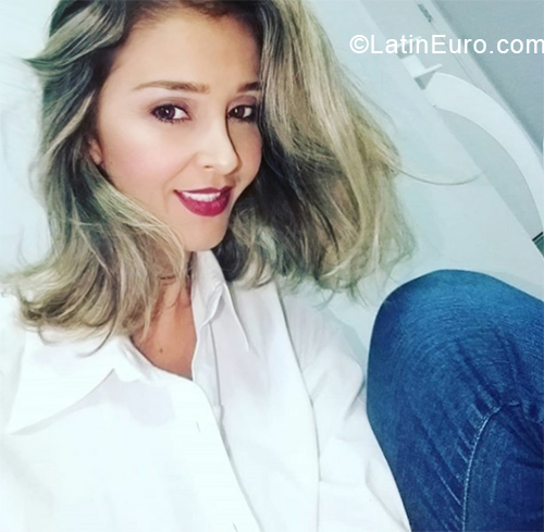 Date this delightful Brazil girl Claudia from Sao Paulo BR10625