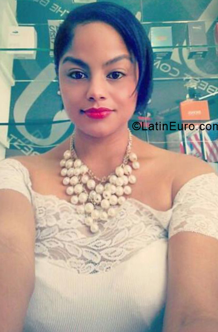 Date this sultry Dominican Republic girl Annie from Santiago DO32952