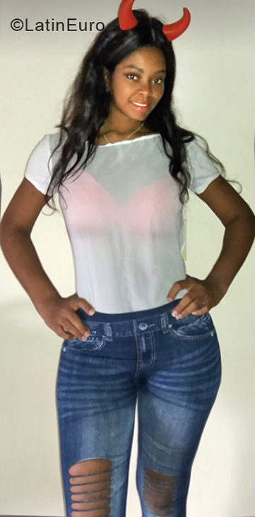 Date this cute Colombia girl Xx from Medellin CO24202