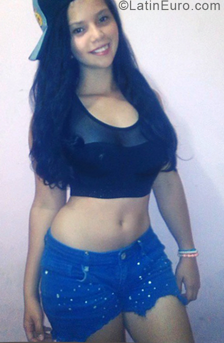 Date this hard body Colombia girl MICHELL from Cucuta CO24213