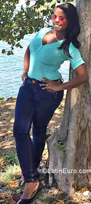 Date this athletic Dominican Republic girl Dariania from San Pedro de Macoris DO34466