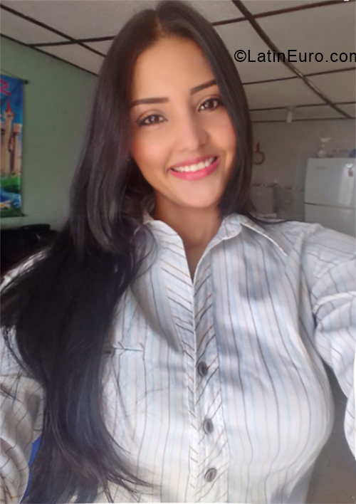 Date this exotic Colombia girl Rosaura from Barranquilla CO24290