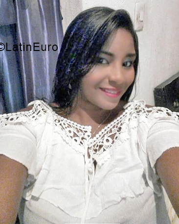 Date this funny Colombia girl Mari from Cartagena CO24690