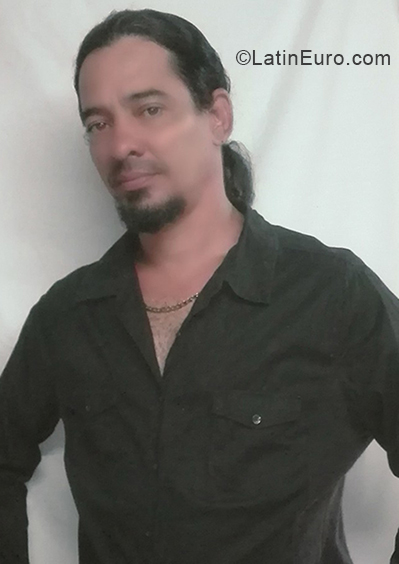 Date this attractive Cuba man Spiedra from santiago de cuba CU367