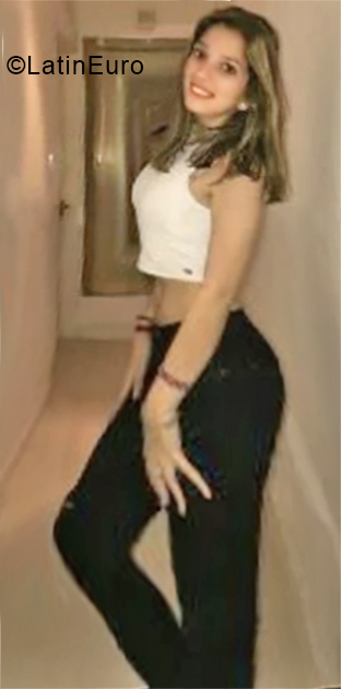 Date this delightful Argentina girl April from Buenos Aires AR156