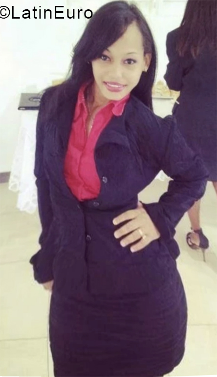 Date this exotic Dominican Republic girl Leslan from Santo Domingo Este DO33113