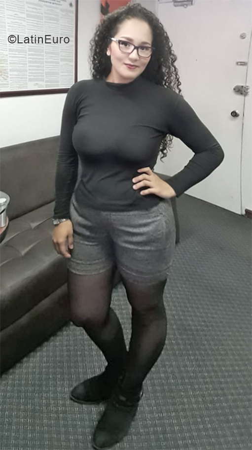 Date this charming Colombia girl Leidy from Bogota CO24328