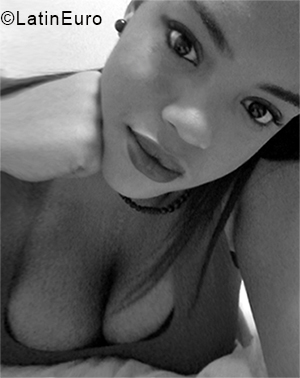 Date this delightful Cuba girl Yanare from Havana CU489