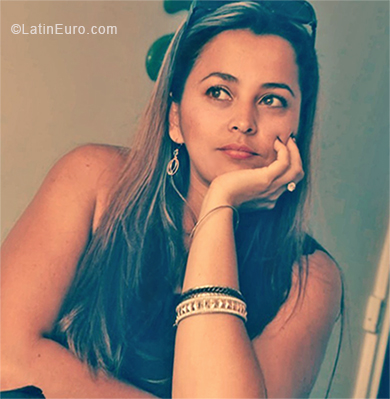 Date this foxy Colombia girl Liliana from Medellin CO24333