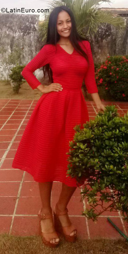 Date this delightful Venezuela girl Genesis from Barinas VE1905