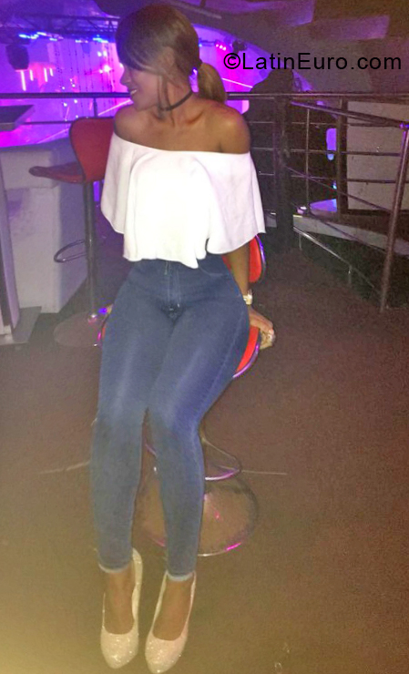 Date this pretty Dominican Republic girl Sty from Santo Domingo DO33168