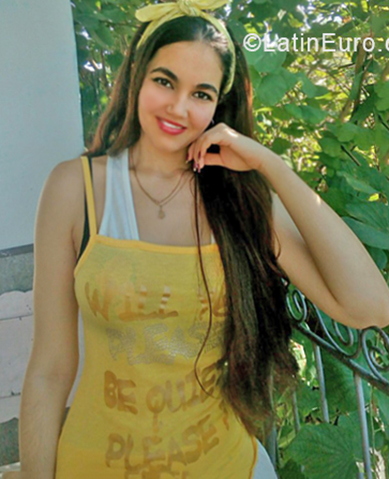 Date this good-looking Cuba girl Leydis from Pinar Del Rio CU734