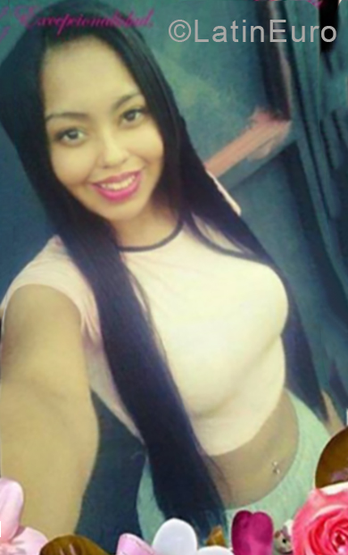 Date this young Venezuela girl Danyimar from Caracas VE1901