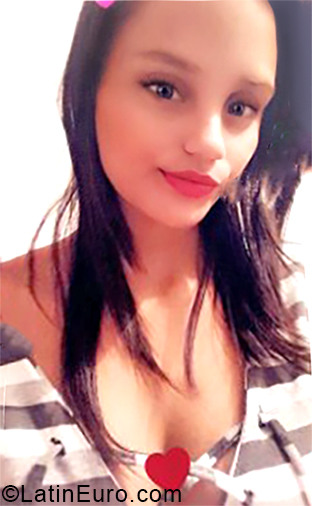 Date this delightful Colombia girl Isabel from Caracas CO24401