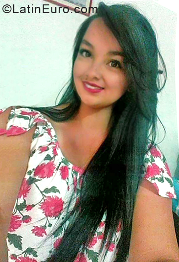 Date this tall Colombia girl Veronica from Medellin CO24411