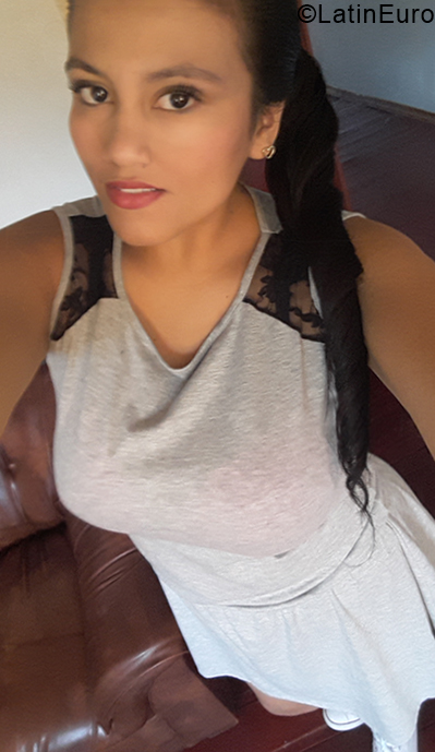 Date this beautiful Colombia girl Alejandra from Manizales CO24431