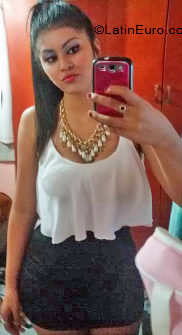 Date this pretty Argentina girl Gabriela from Yerba buena AR161