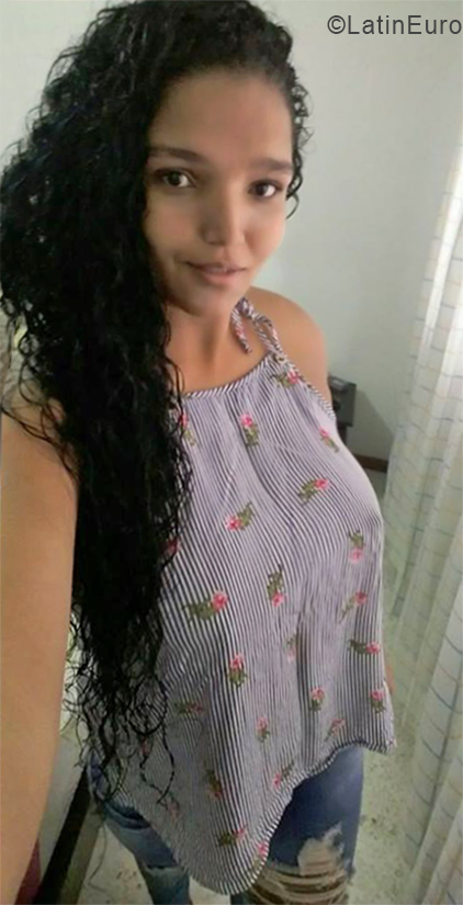 Date this cute Colombia girl Linda from Cali CO24463