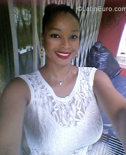 Date this stunning Colombia girl Onix from Cali CO24486