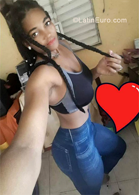 Date this young Dominican Republic girl Yafreisi from Santo Domingo DO33357