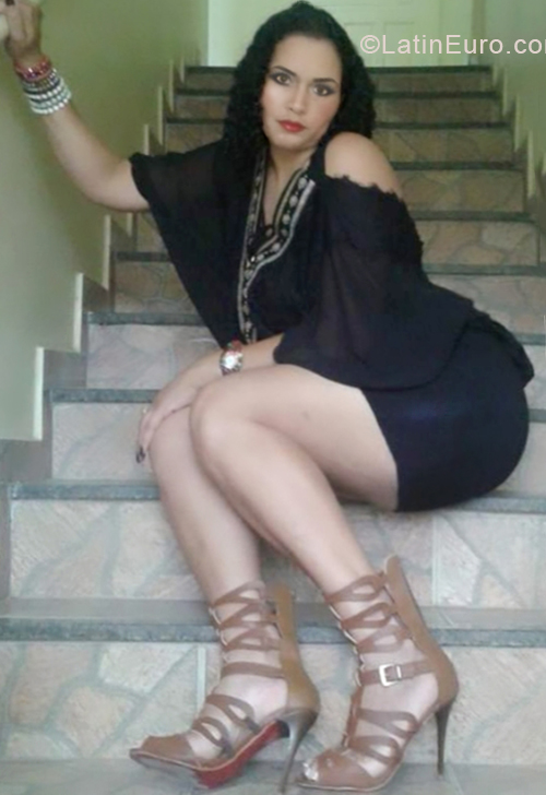 Date this charming Brazil girl Luciene from Aimorés BR10713