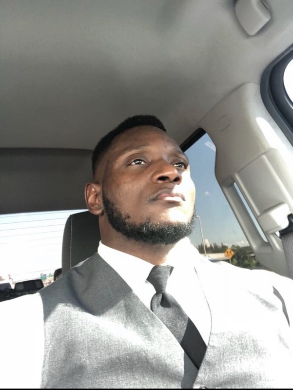 Date this voluptuous United States man JohnBonesElite from Miramar US19617