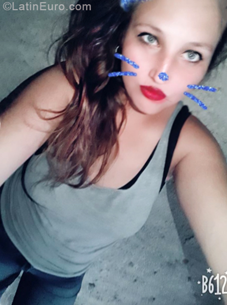 Date this voluptuous Argentina girl Anto from parana AR169