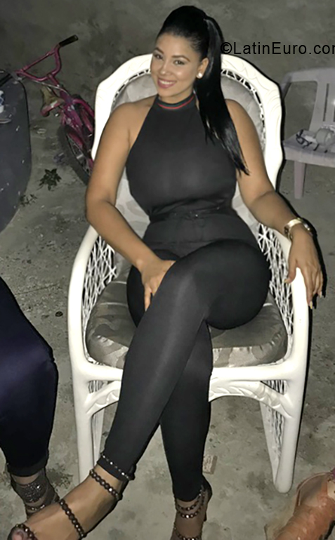 Date this fun Dominican Republic girl Michelle from La Vega DO33431