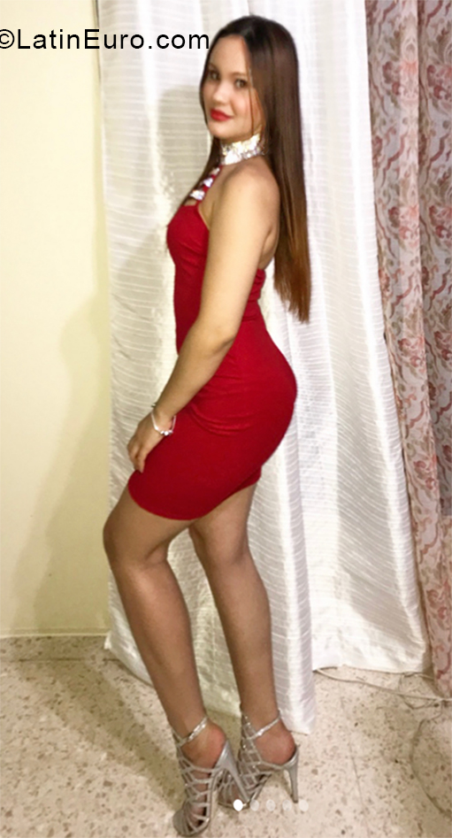 Date this fun Dominican Republic girl Yamilka from Santiago De Los Caballeros DO33462