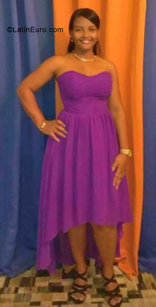 Date this hard body Dominican Republic girl Daniela from Capital DO33494