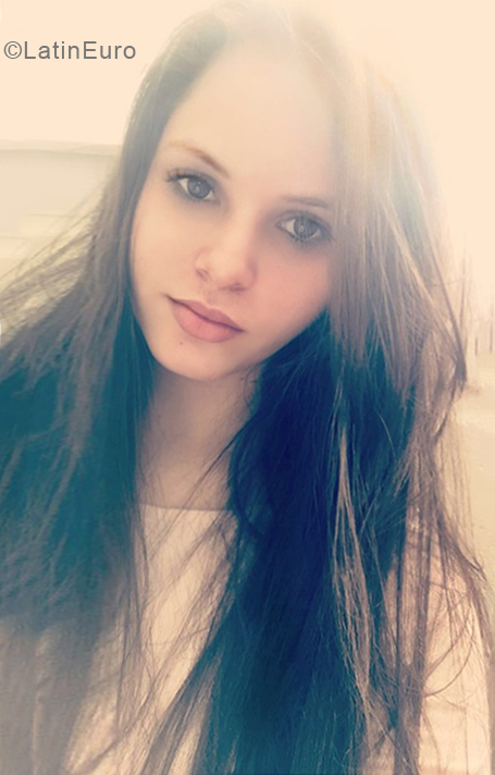 Date this nice looking Dominican Republic girl Madelin from Mao DO33592