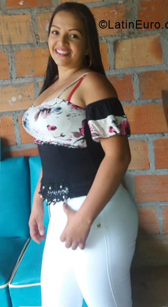 Date this tall Colombia girl Miriam from Acevedo CO24689
